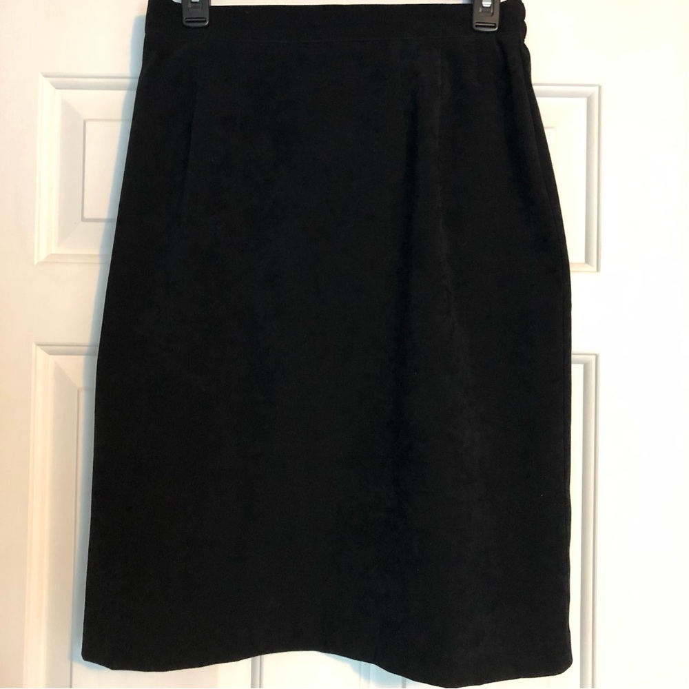 Women’s Skirt Size 10 Black Sueded Zip and Button Back Ellen Figg Made in USA